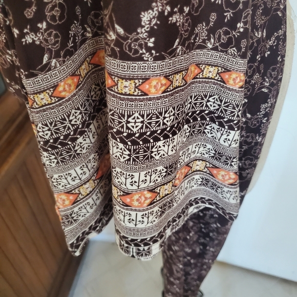 Blush Wide Leg Brown Pants with Flowing Design - Picture 3 of 4